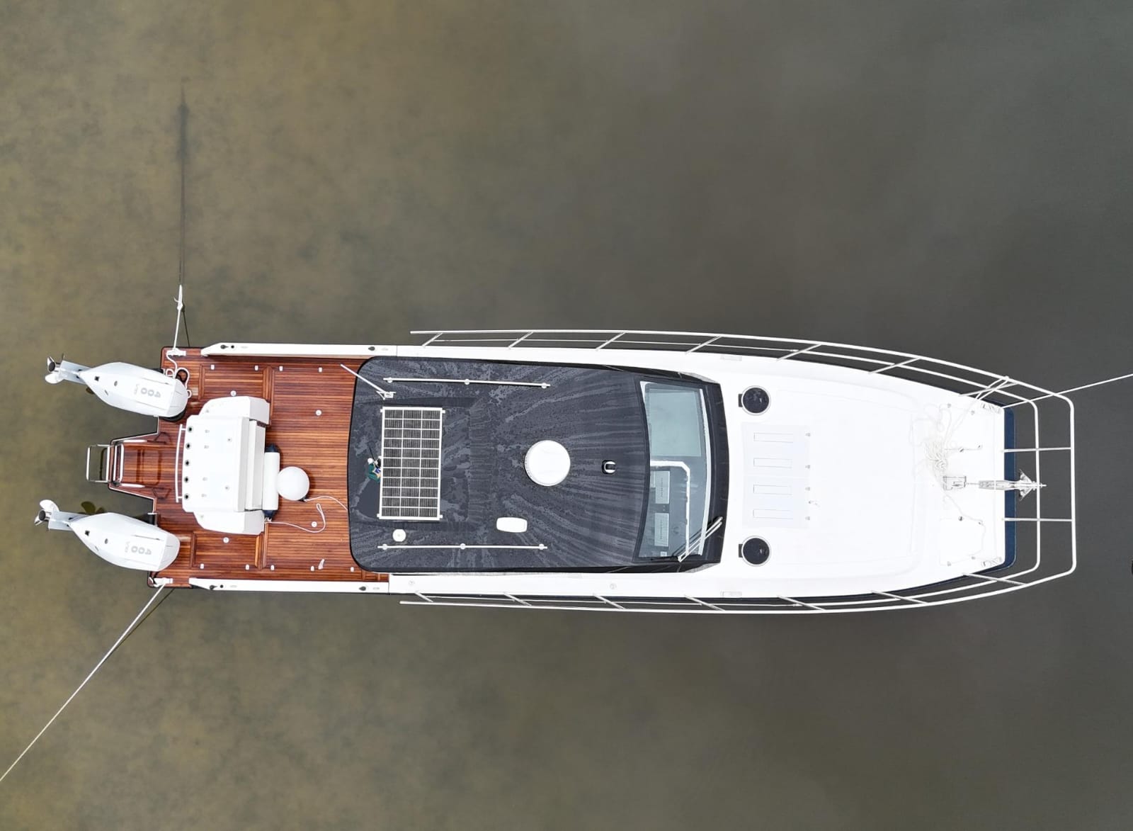 Foto Catamarã Titan Cabin